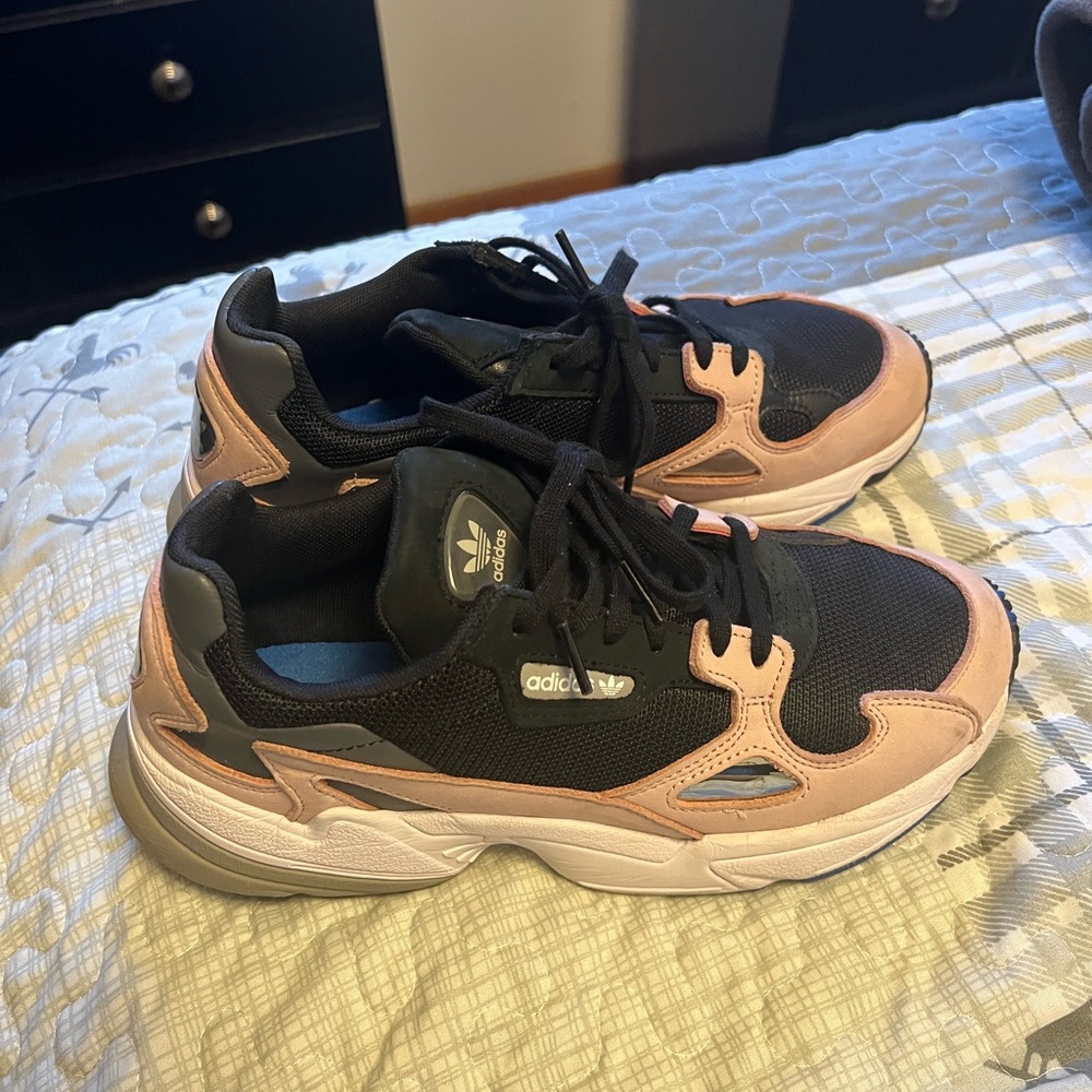 adidas sneaker shoes, women’s 9